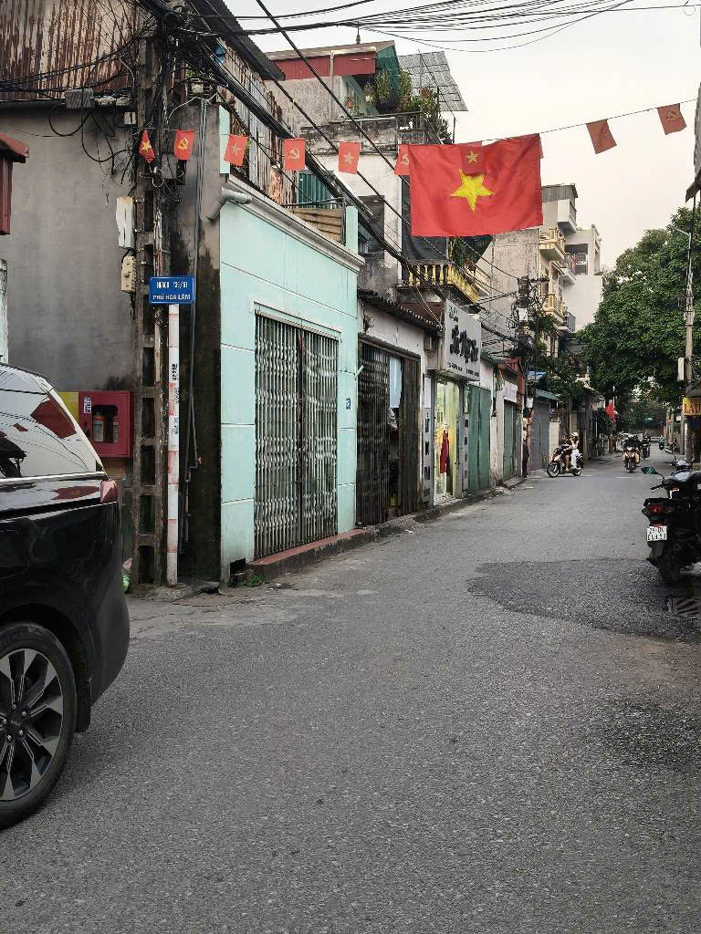 Đường vào nhà phố hoa lâm